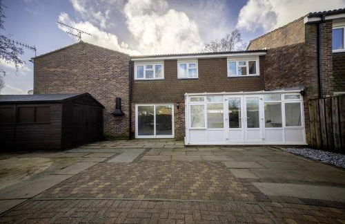 Stylish 3-Bed Home with Garden, Pet Friendly - Foto 30