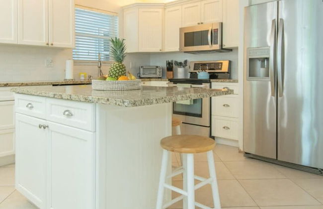 8BD Ft Pierce Beach Getaway - Great for Family Group - Photo 7