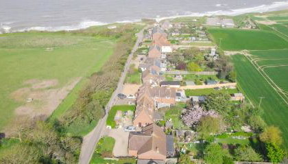 4 bed house 50 yards from the beach & lighthouse - Foto 1