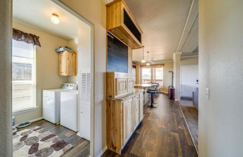 Newport Riverfront Home with Deck and Fire Pit! - Foto 11