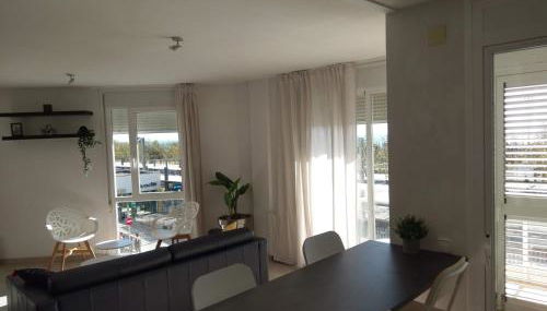 Luxury Apartment Accommodation, next to beach & train station Calella - Foto 3