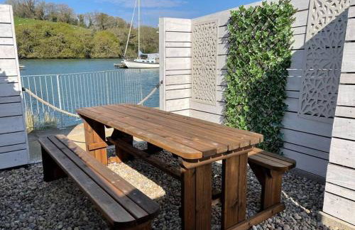 1 The Boatyard - Water fronted, town location & parking for 2 cars - Foto 8