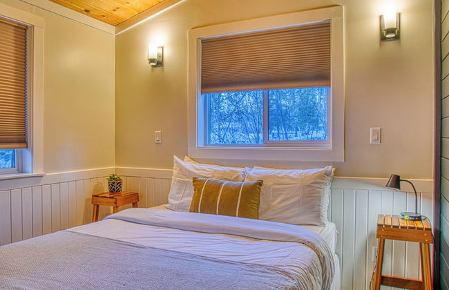 Barefoot Villas Cabin 2 Moose w/ Hot Tub - Photo 1