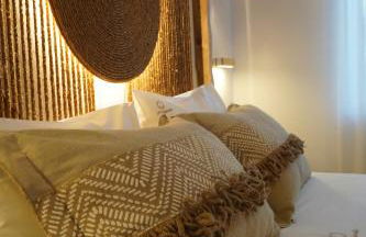 L A Boutique Suites with Private Hot Tub - Photo 6