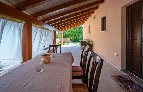 2 Bedroom Stunning Home In Zeliski - Foto 2