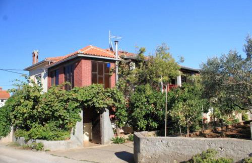 Apartments by the sea Ugljan - 8423 - Foto 1