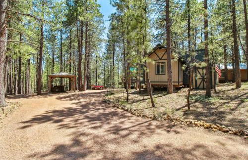 Near Trails Forest Lake Retreat with Backyard Oasis - Foto 36