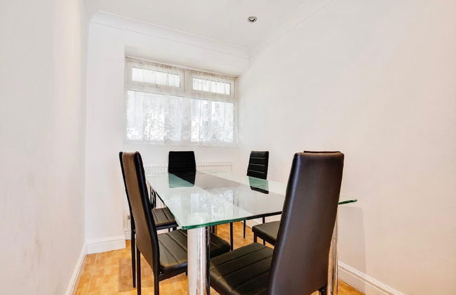 3-bed Apt-15 Mins to Heathrow-pet-friendly-parking - Foto 14