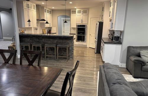 Peaceful 4 bedroom house near lake access - Foto 26