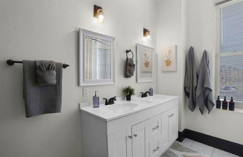 Jefferson Avenue- Large St Louis Home Game Room & Walkable Location - Photo 3