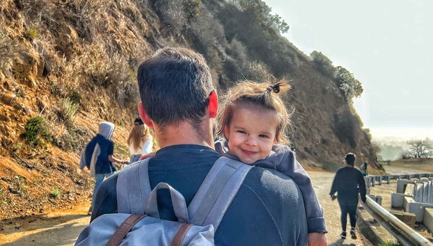 Caminata rumbo al cartel de Hollywood