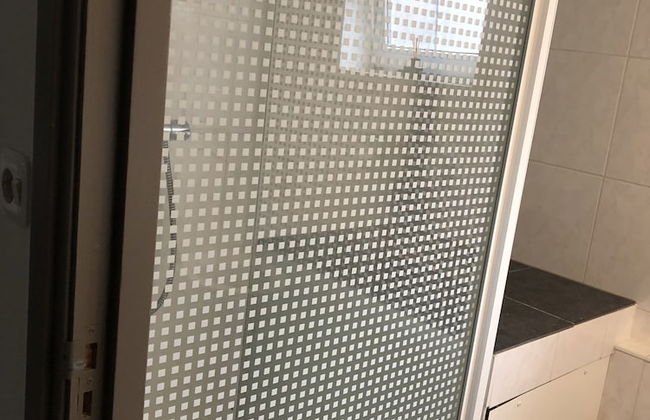 Slapen in eigentijds woonboot hotel - Foto 17