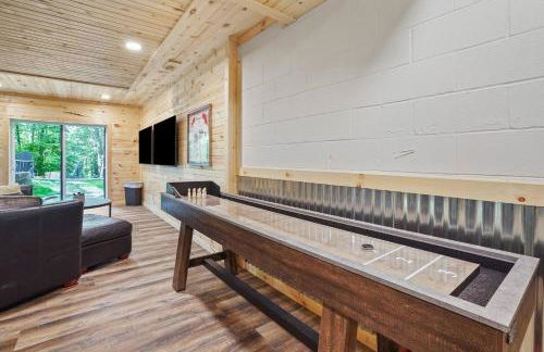 Game RoomHot Tub4mi to Rock HouseGives Back! - Foto 46