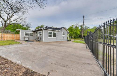 1 Mi to Dtwn Waco! Lovely Home with Fire Pit Table - Foto 27