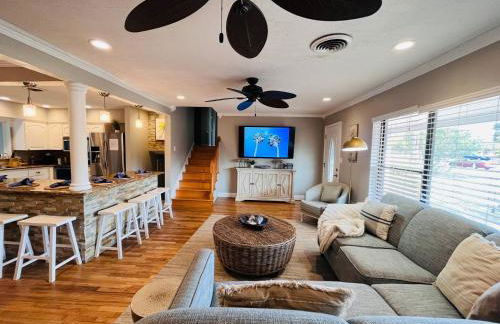 Private Resort Home with Pool & Hot Tub - Foto 17