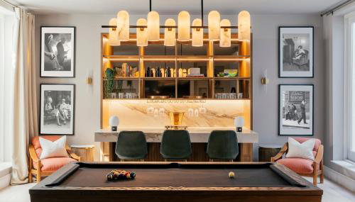 Luxury Fulham Townhouse with a Bar & Games Room - Foto 4, Game Room, minibar