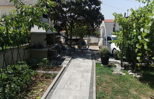 Green-beautiful Modern Apt. With Balcony & Garden - Foto 18