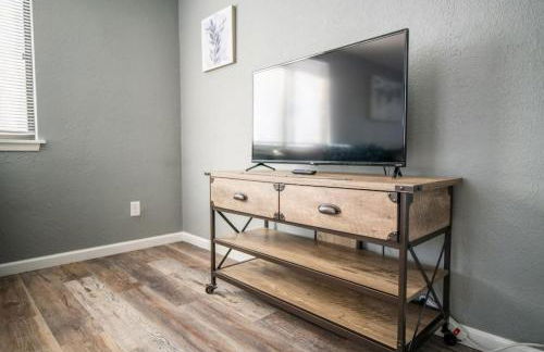 WOOD INN Cozy 2BD over the bridge - Foto 8