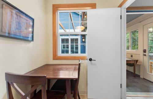 3BR Home Large Kitchen Mins To DwnTwn - Photo 21