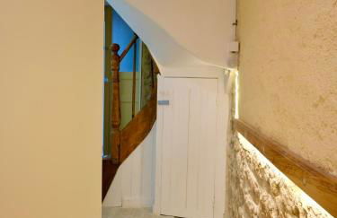 D-Day Suites - Photo 43