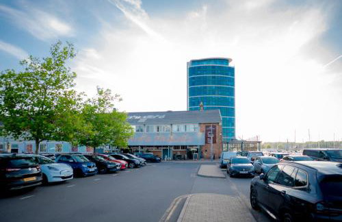 Cosy 5 Bedroom House With Parking - Foto 36