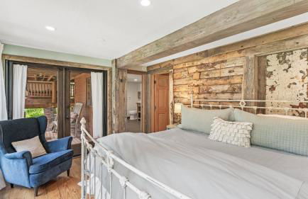 OVER THE RIVER AND THROUGH THE WOODS - Foto 23