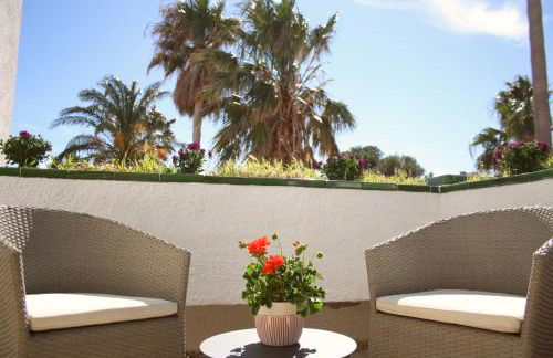 Beautiful seafront house - Photo 9