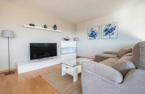 Rent Top Apartments Forum - Photo 3