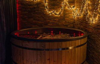 Playroom XXL Loft LOVE Room avec Espace spa Terrasse vue sur les toits Salle de jeux pour adultes Libourne centre 10 min de St Emilion Proche Bordeaux - Foto 10