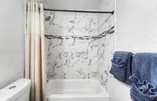 East Boca Getaway with Hot Tub Near Beach and Mizner Park - Foto 22