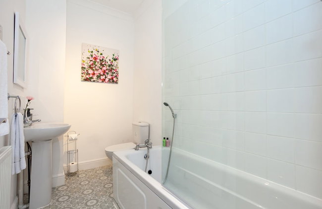Cosy Home Near Station, Parking, Netflix, Sleeps 5 - Foto 27