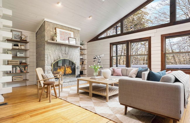 Half Moon by Avantstay 4BR Cabin w/ Large Deck & Yard w/ Patio & Outdoor Dining - Foto 1