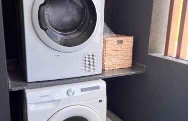 New 3 Bedroom Luxury Family Apartment - Airco, King Size Beds, Fully equipped kitchen, Balcony, Washingmachine, 2 bathrooms, Free parking, Fast Internet, 142m2 - Foto 39