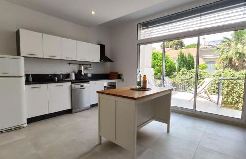 ColorChic 3 étoiles - Parking Privé Terrasse Clim - 120m2 Plein centre - Foto 27