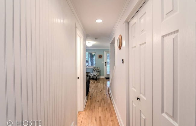 Perfect Cottage Downtown Great Patio! - Photo 9