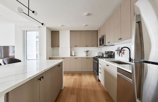 Airy 3 BR Flat w Shared Deck - gym - Mins to NYC - Foto 15