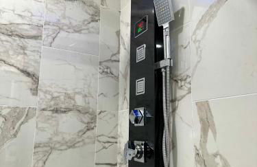 NEW Renovated luxury home with private heated pool, game room Near Anna Maria Island and IMG - Photo 16