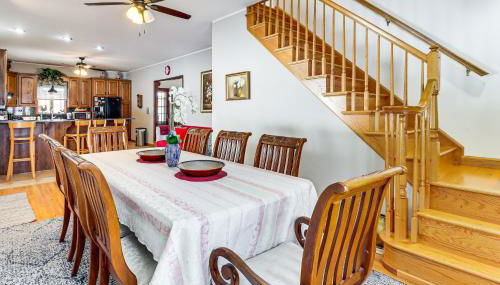 4 Mi to Camelback! Group-Friendly Poconos Cabin - Foto 2