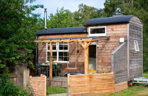 Ailsa- Enchanting Tiny House with wood burner and hot tub in Cairngorms - Foto 32