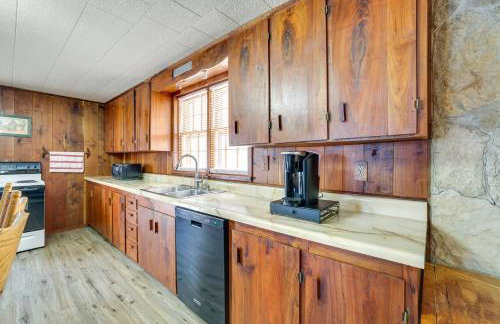 Authentic Log Cabin in Pineville ~ 2 Mi to River! - Foto 9