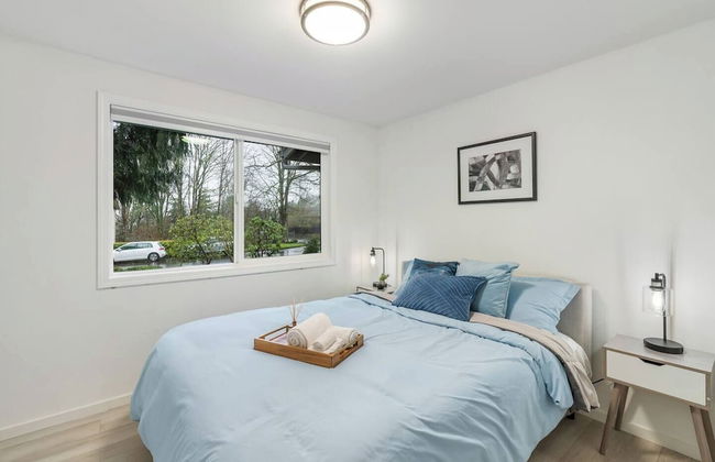 Comfortable Kirkland Home for Family & Remote Work - Photo 6