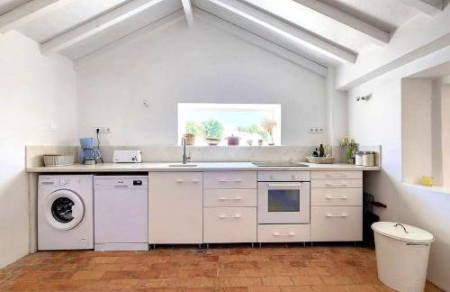 Casa Típica com Pátio e Tanque - Foto 11