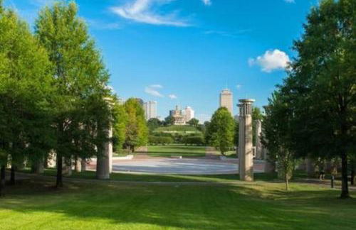 Pool Table WALK to Downtown Bars and Farmers Market - Foto 45