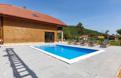 Luxurious Home In Brusane With Sauna - Photo 8