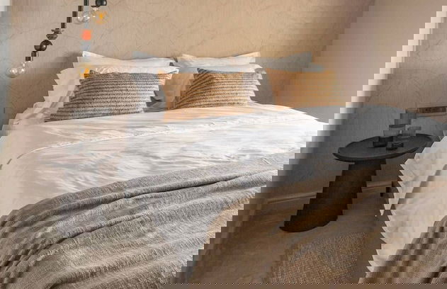 Relax in Style at This Stunning Villa in Camps Bay, Cape Town - Photo 2