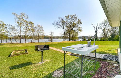 Boat and Swim Lakefront Toledo Bend Retreat! - Foto 20