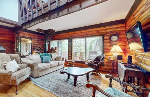 Adirondacks in Style! Lake House with Deck, Fire Pit - Foto 4