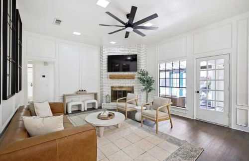 Allen Abode - 4 Bedrm Pool Fire Pit Charm - Photo 6