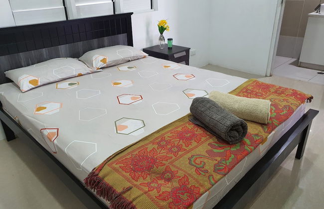 Master Bedroom with Shared Kitchen - Photo 4