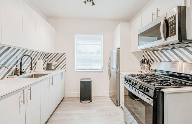 TWO Bedroom Apartment - Photo 9